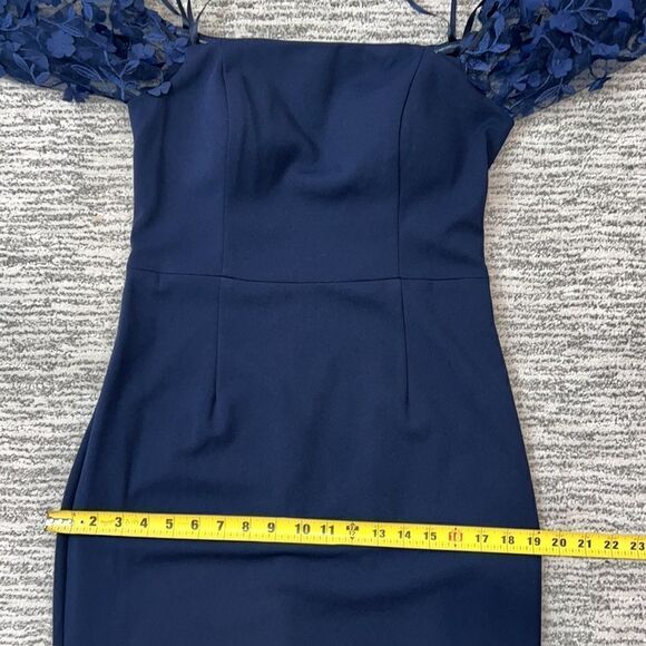 New Eliza J Off the Shoulder 3D Floral Sleeve
Scuba Crepe Dress Size 8 - Picture 11 of 16